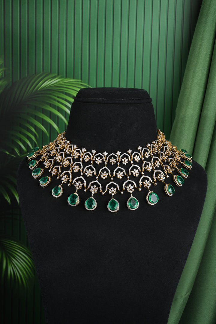 Emerald gold necklace